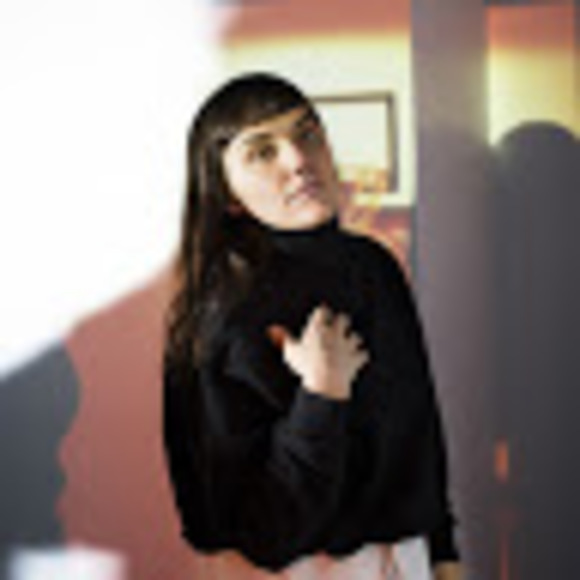 Meet your Posher, Emily - Picture 1 of 1